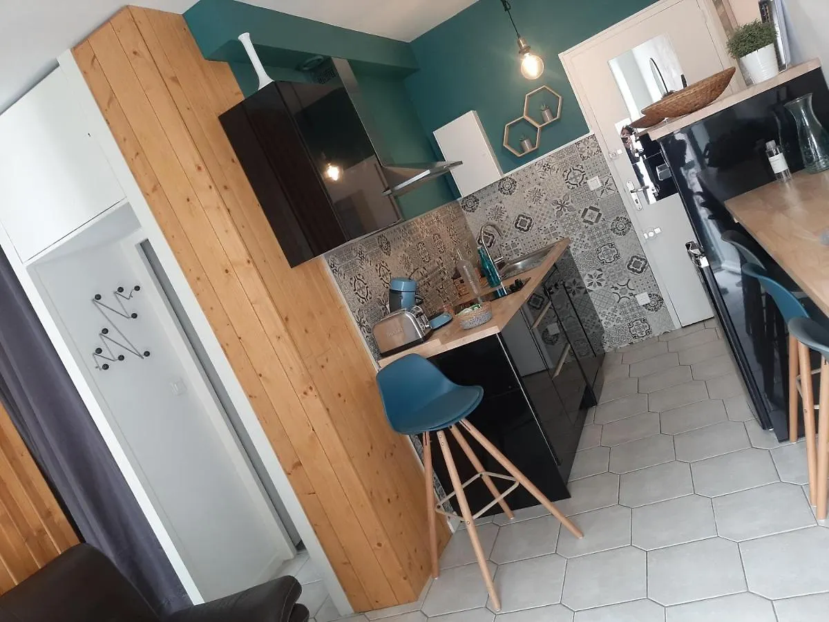 Beau studio avec balcon Bagnères-de-Bigorre Appartement